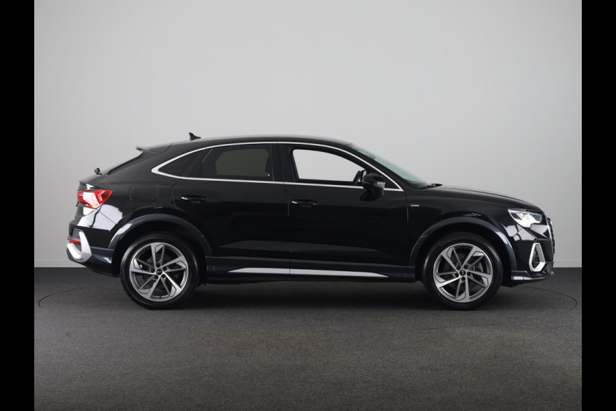Audi Q3 Sportback 45 TFSI e S Edition 245pk | Parkeercamera | Trekhaak | Navigatie | Keyless entry | 19 inch Lichtmetalen velgen