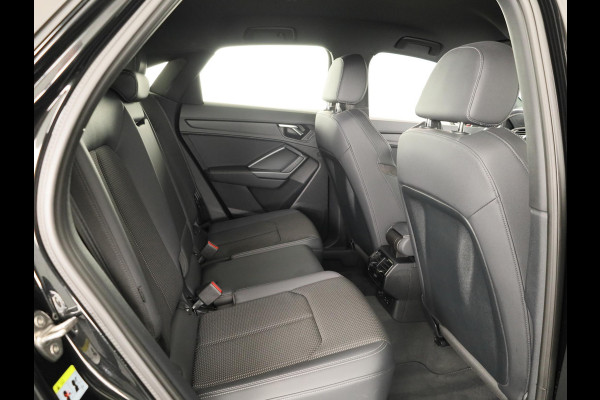 Audi Q3 Sportback 45 TFSI e S Edition 245pk | Parkeercamera | Trekhaak | Navigatie | Keyless entry | 19 inch Lichtmetalen velgen