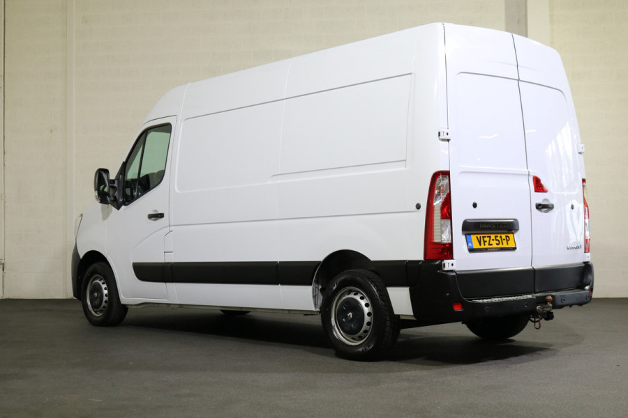 Renault Master 2.3 dCi 135pk L2 H2 Airco Navigatie Camera Trekhaak