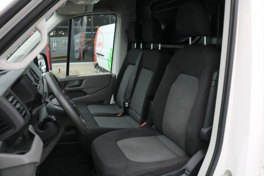 Volkswagen Crafter 2.0 TDI 177pk L3 H3 Automaat Airco Navigatie Camera Trekhaak