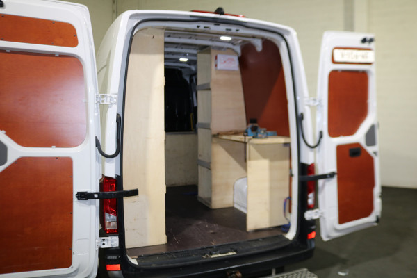 Volkswagen Crafter 2.0 TDI 177pk L3 H3 Automaat Airco Navigatie Camera Trekhaak