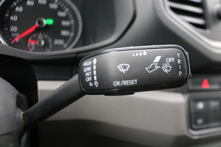 Volkswagen Crafter 2.0 TDI 177pk L3 H3 Automaat Airco Navigatie Camera Trekhaak