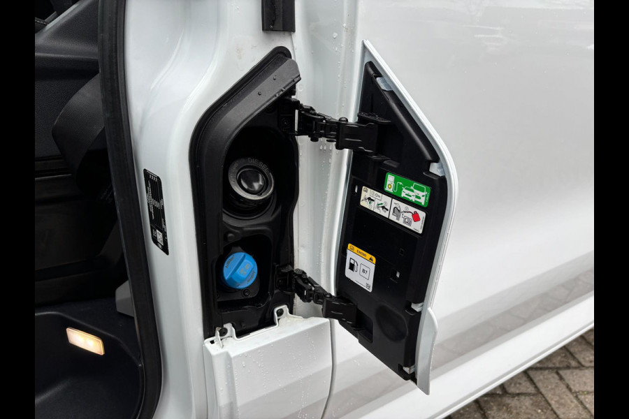 Ford Transit Custom 320L L2H1 Trend 136 PK NIEUW MODEL LICHTMETALEN VELGEN LED AIRCO CRUISE CONTROL CAMERA NAVIGATIE DMV CARPLAY LAADRUIMTE BETIMMERING