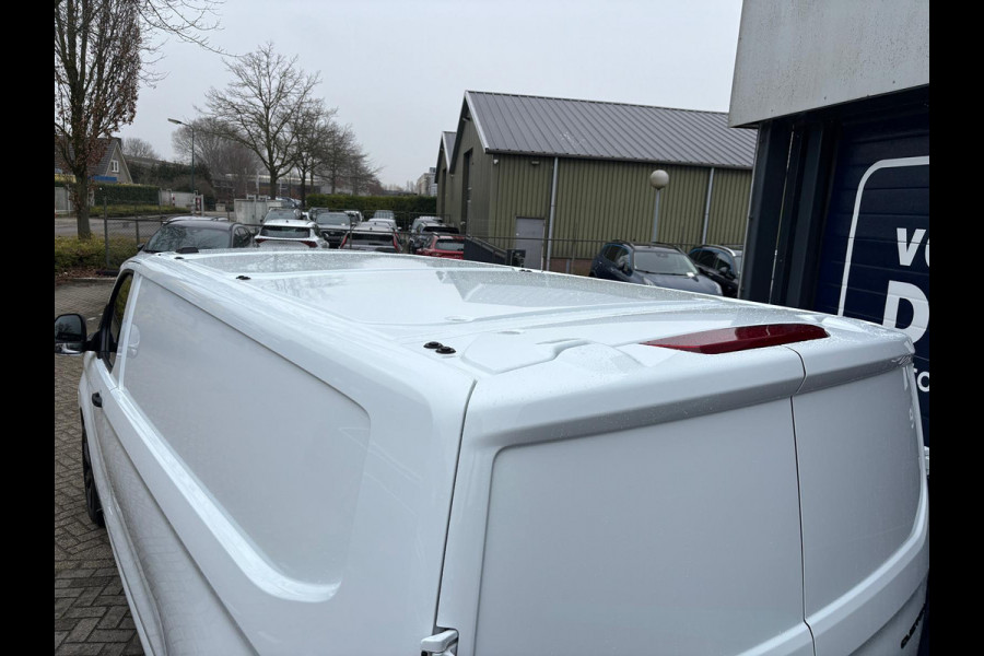 Ford Transit Custom 320L L2H1 Trend 136 PK NIEUW MODEL LICHTMETALEN VELGEN LED AIRCO CRUISE CONTROL CAMERA NAVIGATIE DMV CARPLAY LAADRUIMTE BETIMMERING