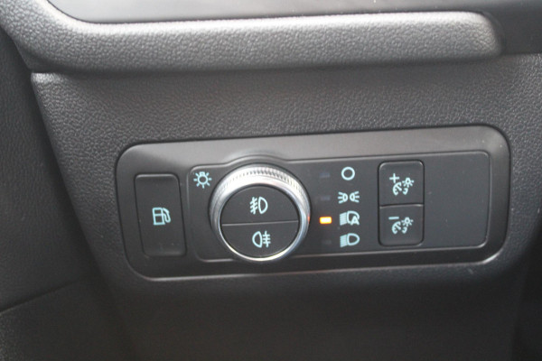 Ford Kuga 2.5 PHEV ST-Line X | Panoramadak | Adaptive cruise control | Head up Display | Winter Pack | Camera | 19 inch | Rode remklauwen