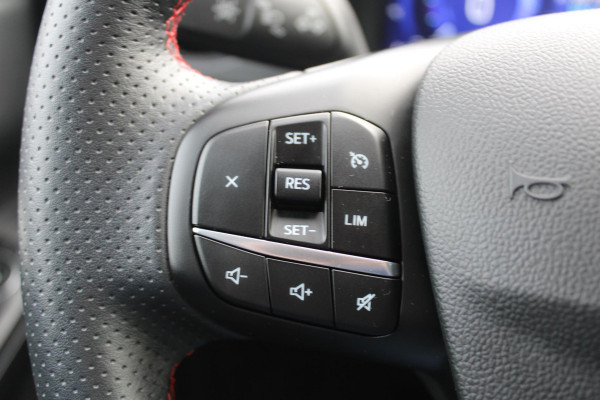 Ford Kuga 2.5 PHEV ST-Line X | Panoramadak | Adaptive cruise control | Head up Display | Winter Pack | Camera | 19 inch | Rode remklauwen