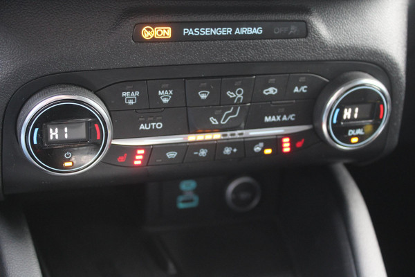 Ford Kuga 2.5 PHEV ST-Line X | Panoramadak | Adaptive cruise control | Head up Display | Winter Pack | Camera | 19 inch | Rode remklauwen