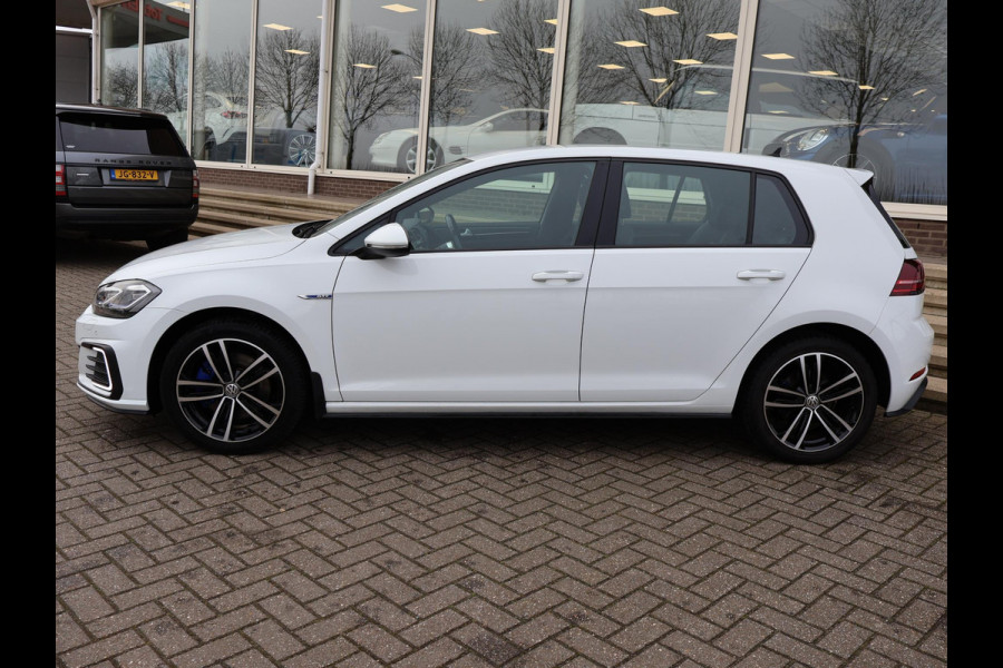 Volkswagen Golf 1.4 TSI PHEV GTE 204 PK AUT. + TREKHAAK | ADAPTIVE CRUISE | CAMERA | CARPLAY