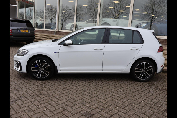 Volkswagen Golf 1.4 TSI PHEV GTE 204 PK AUT. + TREKHAAK | ADAPTIVE CRUISE | CAMERA | CARPLAY