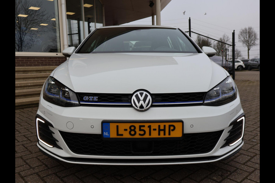 Volkswagen Golf 1.4 TSI PHEV GTE 204 PK AUT. + TREKHAAK | ADAPTIVE CRUISE | CAMERA | CARPLAY