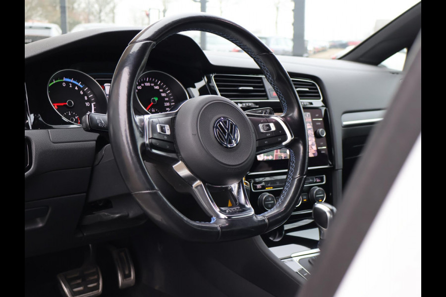 Volkswagen Golf 1.4 TSI PHEV GTE 204 PK AUT. + TREKHAAK | ADAPTIVE CRUISE | CAMERA | CARPLAY