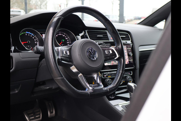 Volkswagen Golf 1.4 TSI PHEV GTE 204 PK AUT. + TREKHAAK | ADAPTIVE CRUISE | CAMERA | CARPLAY