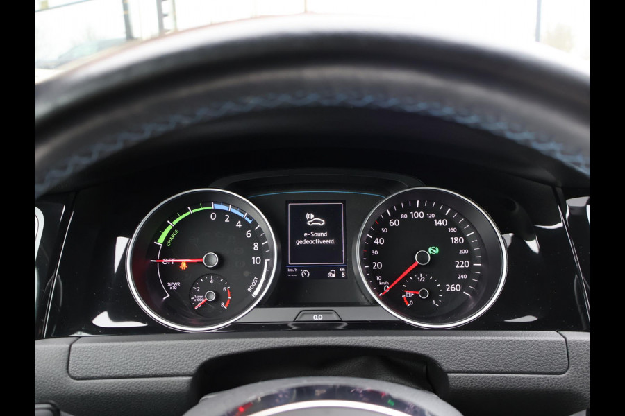 Volkswagen Golf 1.4 TSI PHEV GTE 204 PK AUT. + TREKHAAK | ADAPTIVE CRUISE | CAMERA | CARPLAY