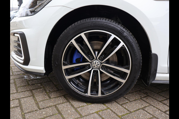 Volkswagen Golf 1.4 TSI PHEV GTE 204 PK AUT. + TREKHAAK | ADAPTIVE CRUISE | CAMERA | CARPLAY