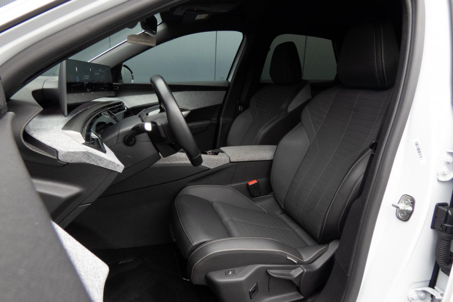 Peugeot 3008 1.2 Hybrid 136 GT | STOELVERWARMING | ACC | STUURWIELVERWARMING | CAMERA | SFEERVERLICHTING