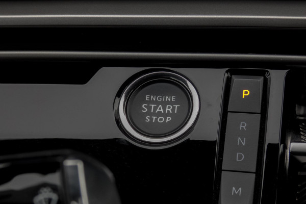 Peugeot 3008 1.2 Hybrid 136 GT | STOELVERWARMING | ACC | STUURWIELVERWARMING | CAMERA | SFEERVERLICHTING