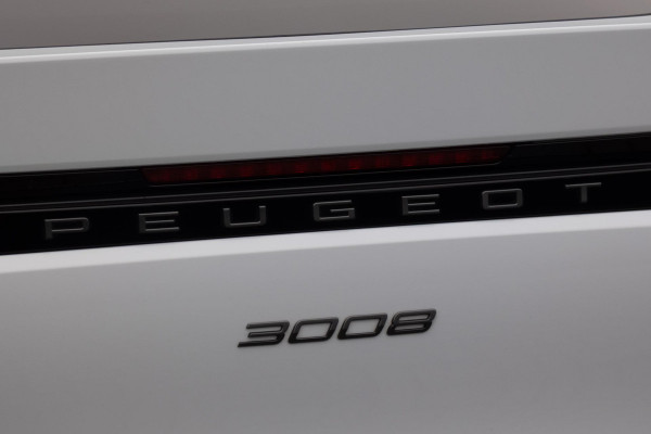 Peugeot 3008 1.2 Hybrid 136 GT | STOELVERWARMING | ACC | STUURWIELVERWARMING | CAMERA | SFEERVERLICHTING
