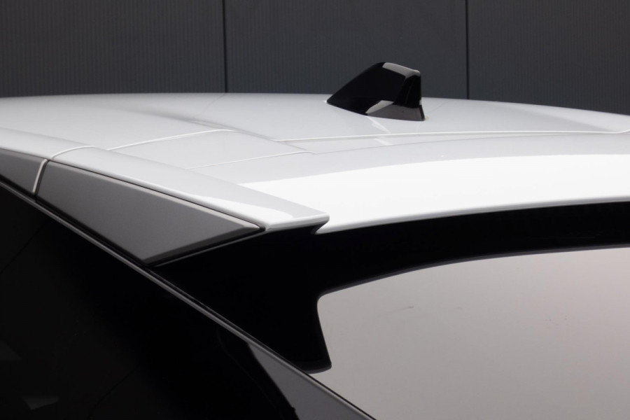 Peugeot 3008 1.2 Hybrid 136 GT | STOELVERWARMING | ACC | STUURWIELVERWARMING | CAMERA | SFEERVERLICHTING