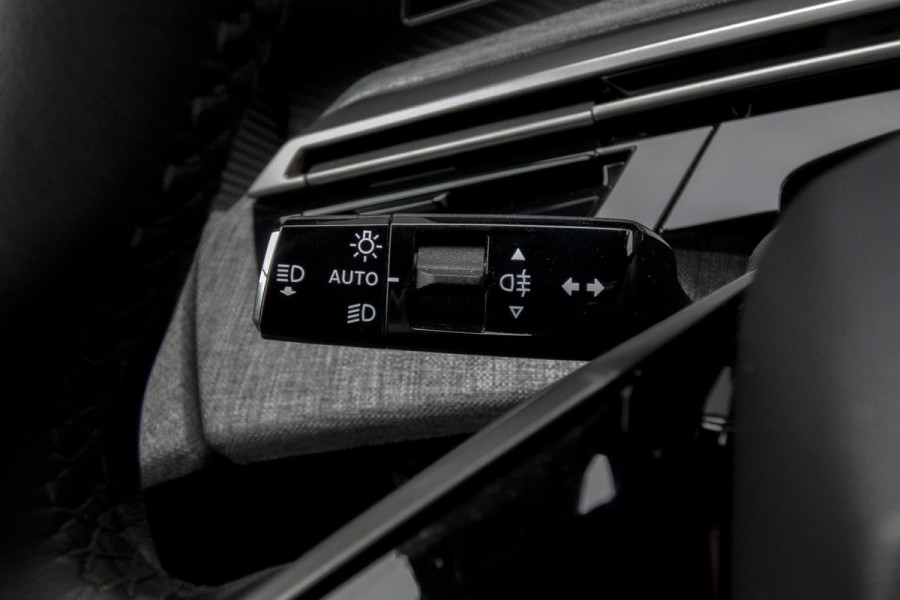 Peugeot 3008 1.2 Hybrid 136 GT | STOELVERWARMING | ACC | STUURWIELVERWARMING | CAMERA | SFEERVERLICHTING
