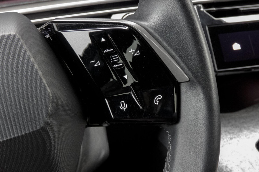 Peugeot 3008 1.2 Hybrid 136 GT | STOELVERWARMING | ACC | STUURWIELVERWARMING | CAMERA | SFEERVERLICHTING