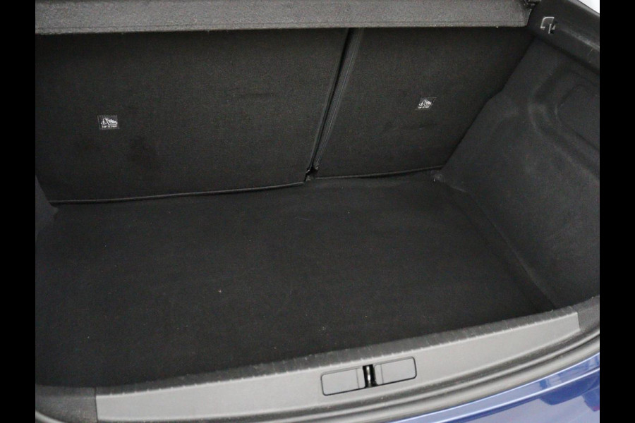 Opel CORSA-E Elegance 50 kWh | SOH 90% | 3 Fase | Camera | Warmtepomp | Carplay | Dodehoek detectie | Parkeerhulp | Full LED | Cruise control | Bluetooth | Climate control