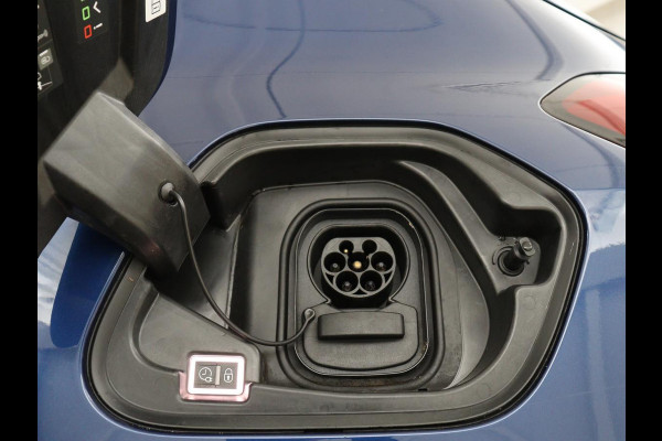 Opel CORSA-E Elegance 50 kWh | SOH 90% | 3 Fase | Camera | Warmtepomp | Carplay | Dodehoek detectie | Parkeerhulp | Full LED | Cruise control | Bluetooth | Climate control