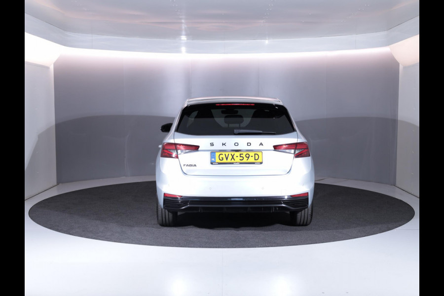 Škoda Fabia 1.0 TSI Monte Carlo 115 pk Automaat (DSG) | Panoramadak|  Verlengde garantie | Navigatie via App | Parkeersensoren | Achteruitrijcamera | Stoelverwarming |