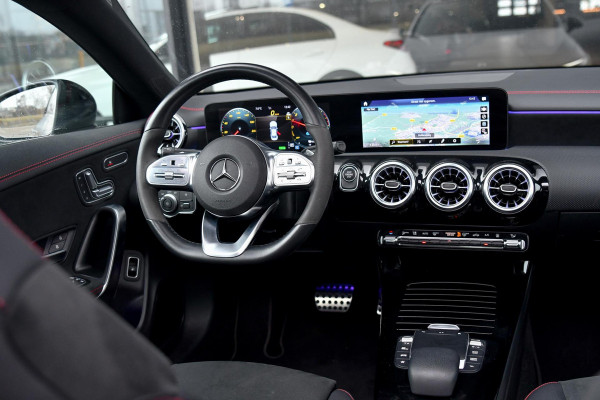 Mercedes-Benz CLA-Klasse 250 e AMG Night, Magno, Pano, Memory, Dodeh, Multibeam, Camera, Sfeer, CarPlay!
