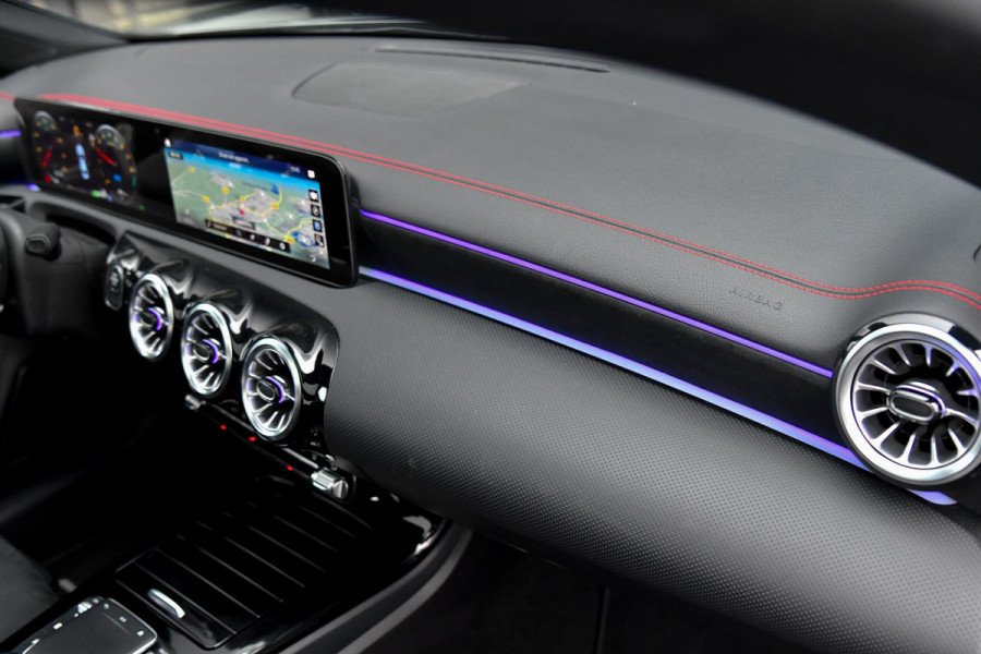 Mercedes-Benz CLA-Klasse 250 e AMG Night, Magno, Pano, Memory, Dodeh, Multibeam, Camera, Sfeer, CarPlay!