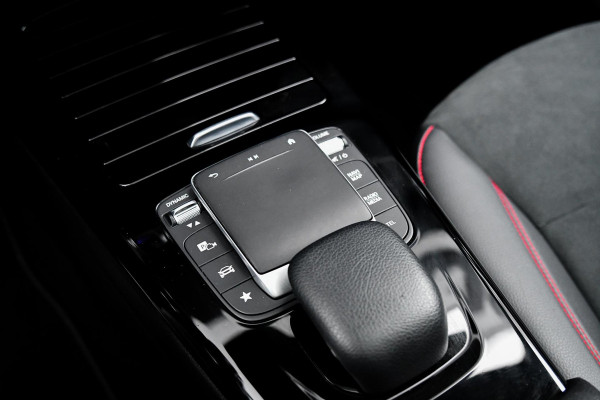 Mercedes-Benz CLA-Klasse 250 e AMG Night, Magno, Pano, Memory, Dodeh, Multibeam, Camera, Sfeer, CarPlay!