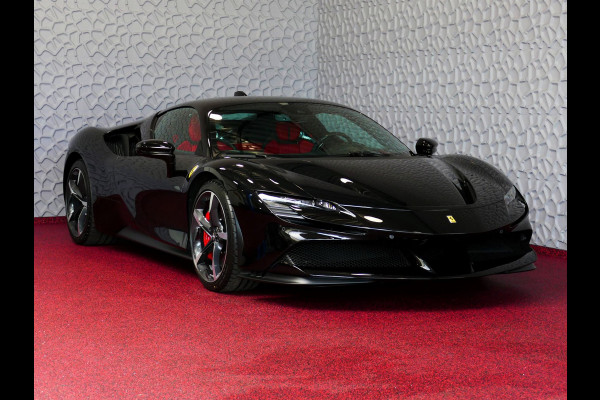 Ferrari SF90 Stradale 4.0 V8 1000 pk INCL BTW/BPM. CARBON SEATS/STUUR LIFT CARPLAY AFS CAMERA phev