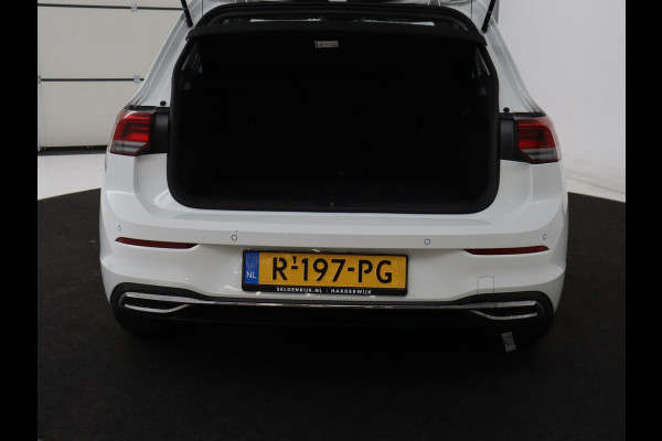 Volkswagen Golf 1.0 TSI Life | Carplay | Sfeerverlichting | Adaptive cruise | Navigatie | Parkeerhulp | Climate control | Full LED | Bluetooth