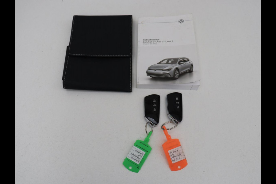 Volkswagen Golf 1.0 TSI Life | Carplay | Sfeerverlichting | Adaptive cruise | Navigatie | Parkeerhulp | Climate control | Full LED | Bluetooth