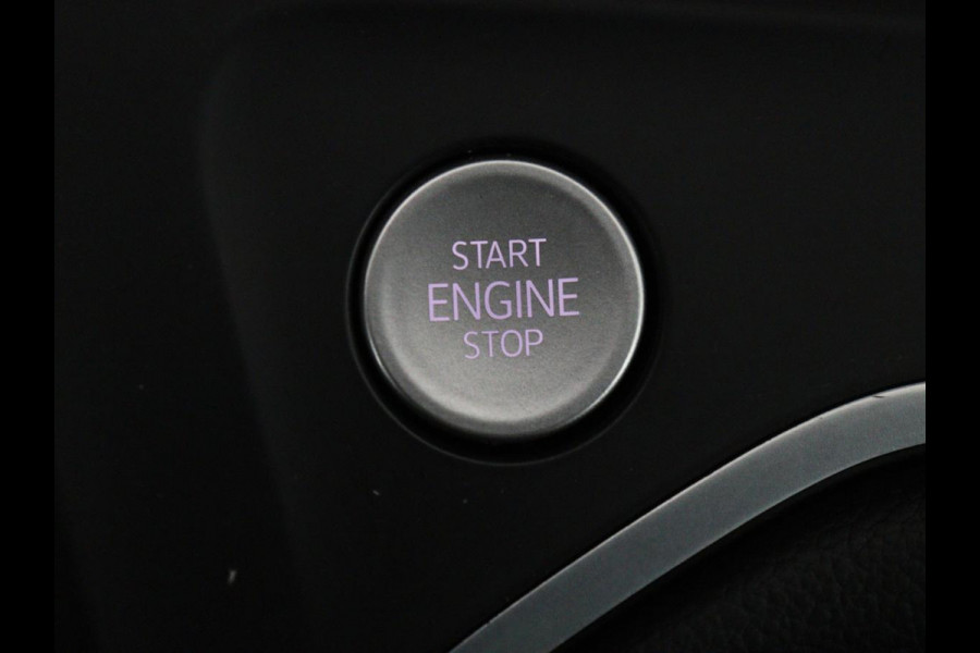 Volkswagen Golf 1.0 TSI Life | Carplay | Sfeerverlichting | Adaptive cruise | Navigatie | Parkeerhulp | Climate control | Full LED | Bluetooth