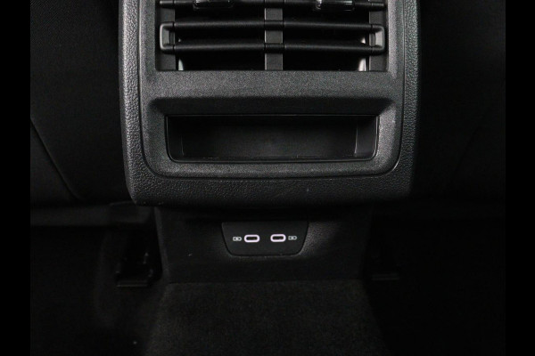 Volkswagen Golf 1.0 TSI Life | Carplay | Sfeerverlichting | Adaptive cruise | Navigatie | Parkeerhulp | Climate control | Full LED | Bluetooth