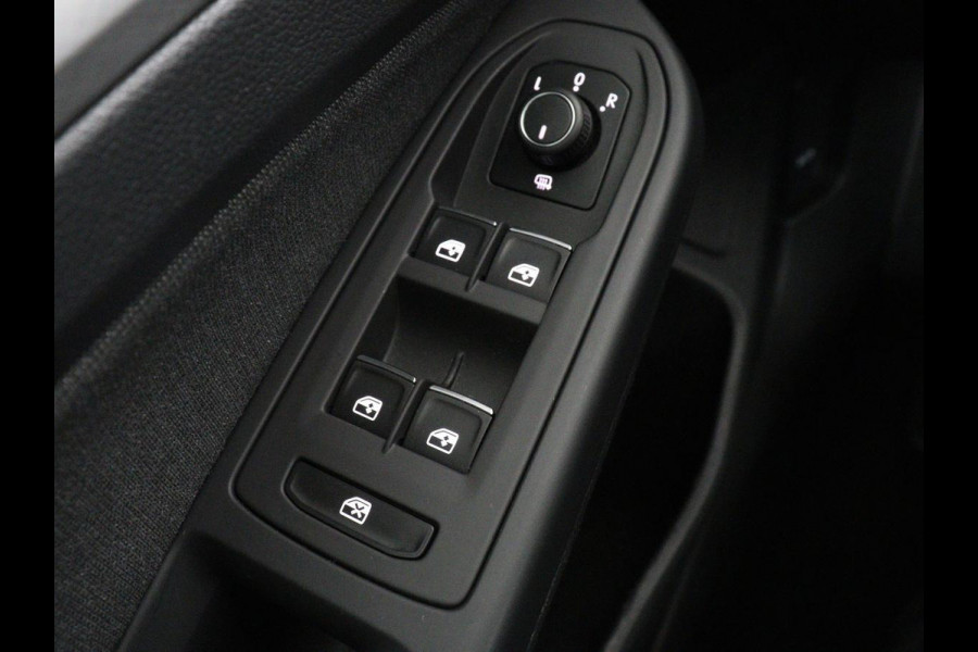 Volkswagen Golf 1.0 TSI Life | Carplay | Sfeerverlichting | Adaptive cruise | Navigatie | Parkeerhulp | Climate control | Full LED | Bluetooth