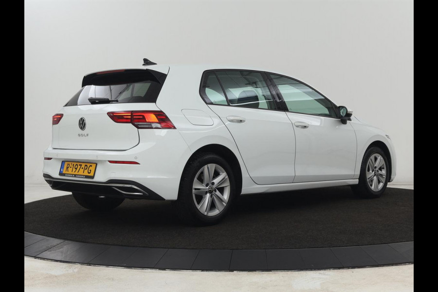 Volkswagen Golf 1.0 TSI Life | Carplay | Sfeerverlichting | Adaptive cruise | Navigatie | Parkeerhulp | Climate control | Full LED | Bluetooth