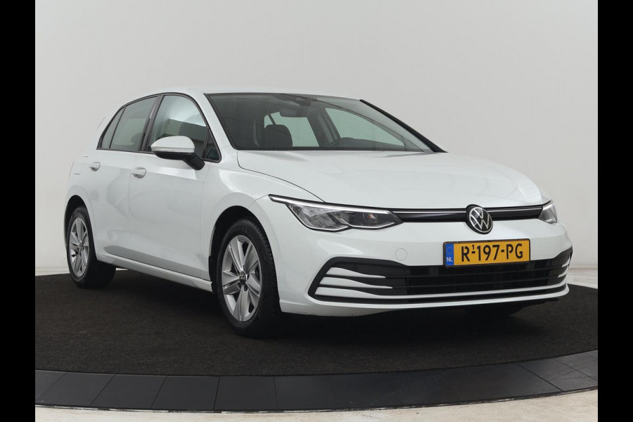 Volkswagen Golf 1.0 TSI Life | Carplay | Sfeerverlichting | Adaptive cruise | Navigatie | Parkeerhulp | Climate control | Full LED | Bluetooth