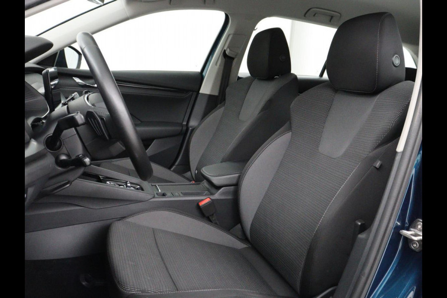 Škoda Octavia 1.4 TSI iV PHEV Business Edition | Adaptive cruise | Stuurverwarming | Carplay | Navigatie | Parkeerhulp | 18'' | Full LED | Climate control | Plug In