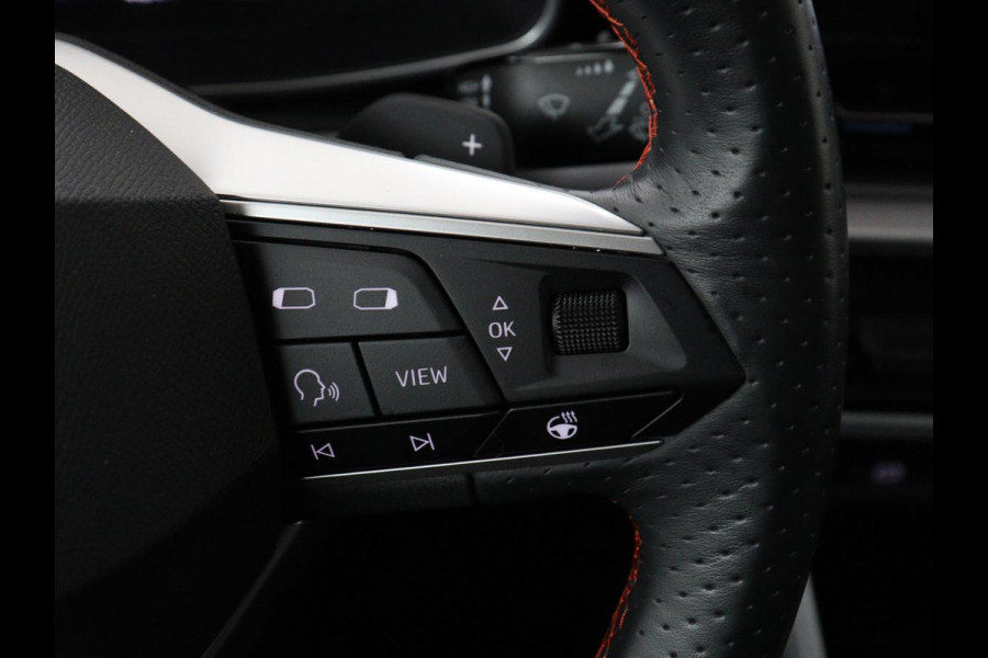 Seat Leon 1.4 TSI eHybrid PHEV FR | Stoel & stuurverwarming | Camera | Adaptive cruise | Carplay | Navigatie | Sfeerverlichting | Park Assist | Climate control | Full LED | PHEV | Plug In