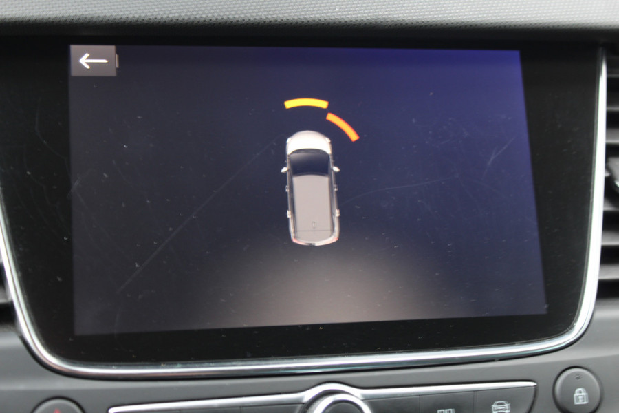 Opel Crossland X 1.2-131pk Turbo Innovation. Two tone. Erg nette en luxe hoogzitter voor nog jaren rijplezier ! Autm. airco, parkeersensoren v+a, camera, LM wielen, ergonomische voorstoelen, cruise control, side assist, navigatie, telefoonvoorb. etc.