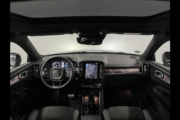 Volvo XC40 1.5 T5 Plug-in hybrid Ultimate Dark Trekhaak | Open dak | Adapt. cruise | Stuur-/stoelverwarming | Harman/Kardon | 360 camera | Carplay