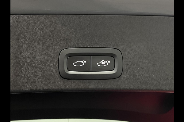 Volvo XC40 1.5 T5 Plug-in hybrid Ultimate Dark Trekhaak | Open dak | Adapt. cruise | Stuur-/stoelverwarming | Harman/Kardon | 360 camera | Carplay