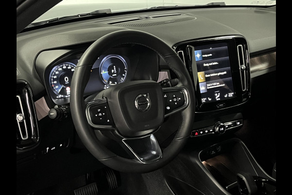 Volvo XC40 1.5 T5 Plug-in hybrid Ultimate Dark Trekhaak | Open dak | Adapt. cruise | Stuur-/stoelverwarming | Harman/Kardon | 360 camera | Carplay