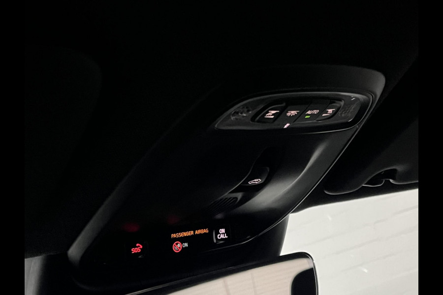 Volvo XC40 1.5 T5 Plug-in hybrid Ultimate Dark Trekhaak | Open dak | Adapt. cruise | Stuur-/stoelverwarming | Harman/Kardon | 360 camera | Carplay