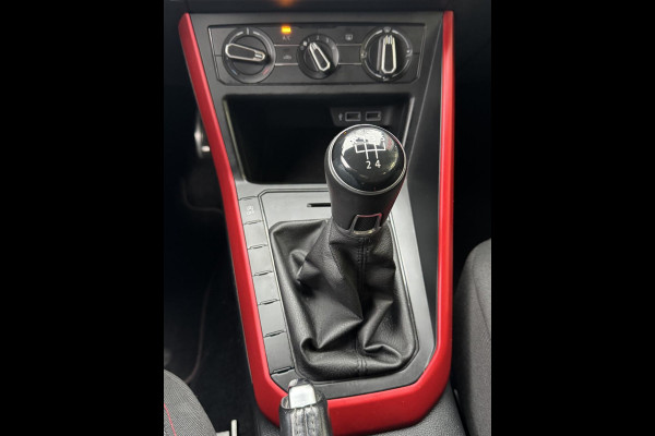 Volkswagen Polo 1.0i Comfortline Business - Apple CarPlay / Navigatie - Airco I LED I PDC I Sport velgen I Dealer onderhouden