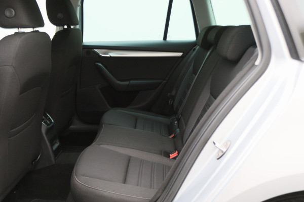 Škoda Octavia Combi 1.0 TSI Greentech Business Edition Climate, Cruise, Camera, Apple Carplay, Elektrisch Pakket, 16''