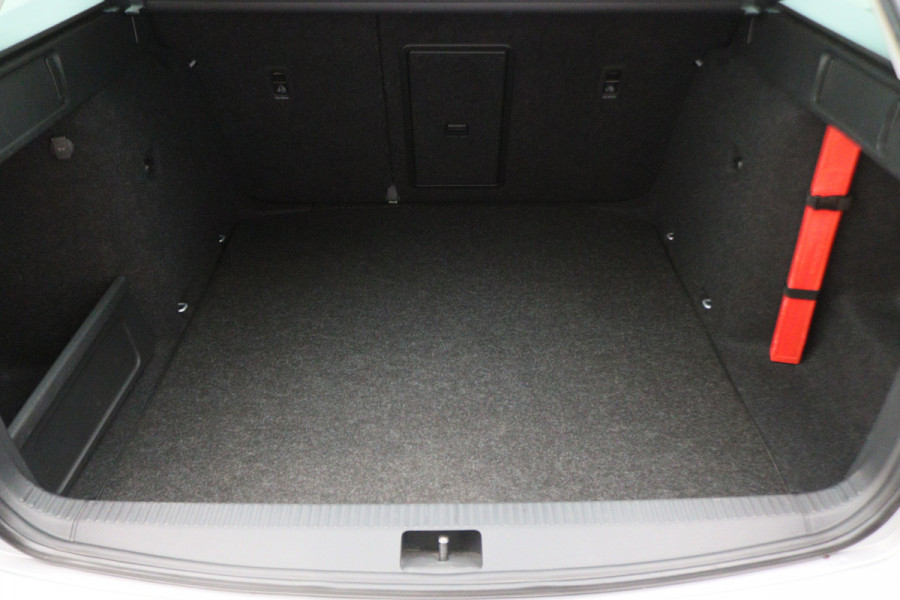 Škoda Octavia Combi 1.0 TSI Greentech Business Edition Climate, Cruise, Camera, Apple Carplay, Elektrisch Pakket, 16''