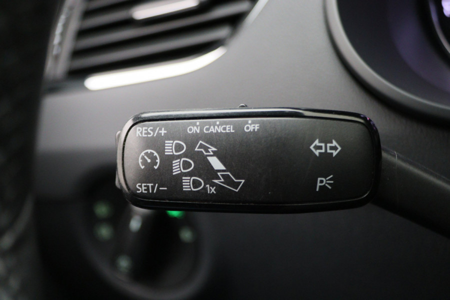 Škoda Octavia Combi 1.0 TSI Greentech Business Edition Climate, Cruise, Camera, Apple Carplay, Elektrisch Pakket, 16''