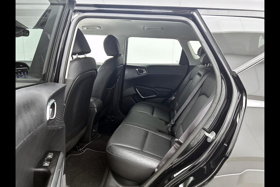 Kia e-Soul 150kW / 64kWh / SOH 100% / Executive line / Leder / TV. DVD scherm / Xenon / Navigatie / Airco-ecc. / Apk 12-2026